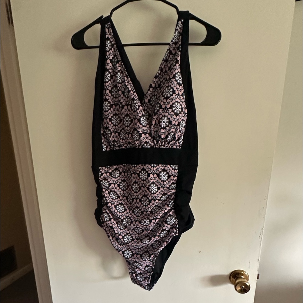 Bloomchic 22-24 bathing suit one piece